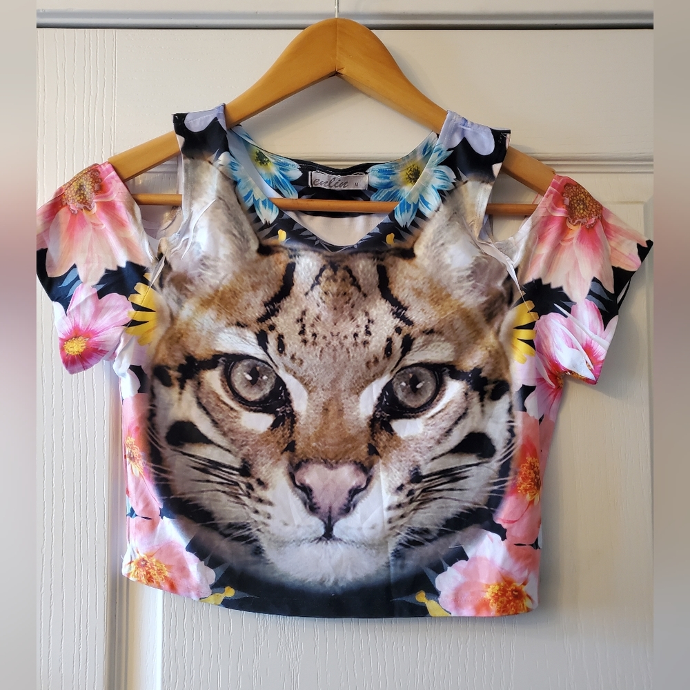 Unisex graphic print crop top